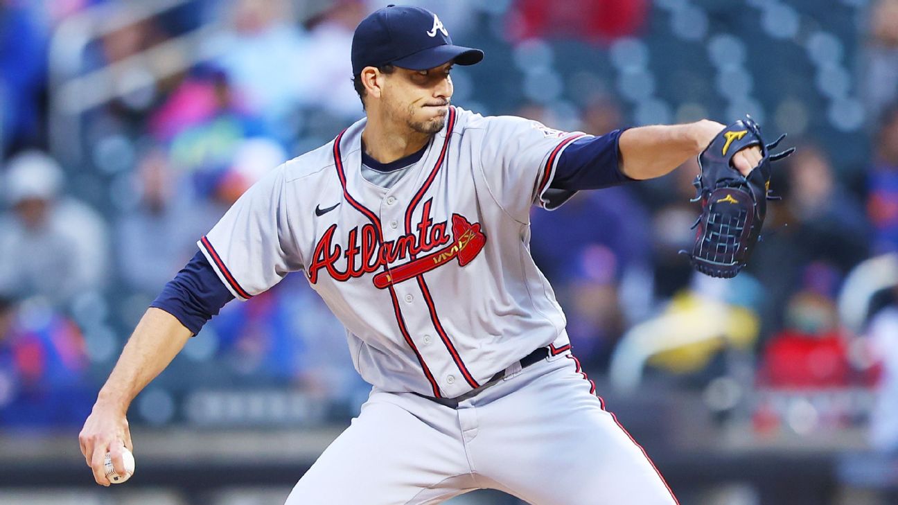 Charlie Morton signs one-year, $15 million deal with the Braves