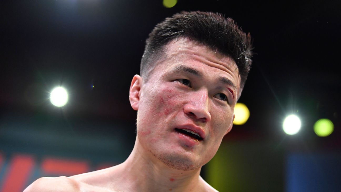 UFC: Zumbi Coreano é nocauteado por Max Holloway e anuncia aposentadoria, combate