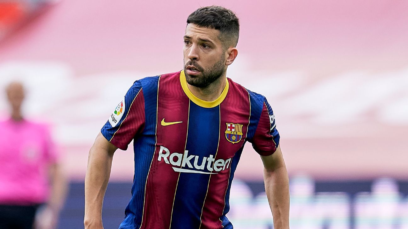 Sources: Alba taking 'significant' pay cut at Barca