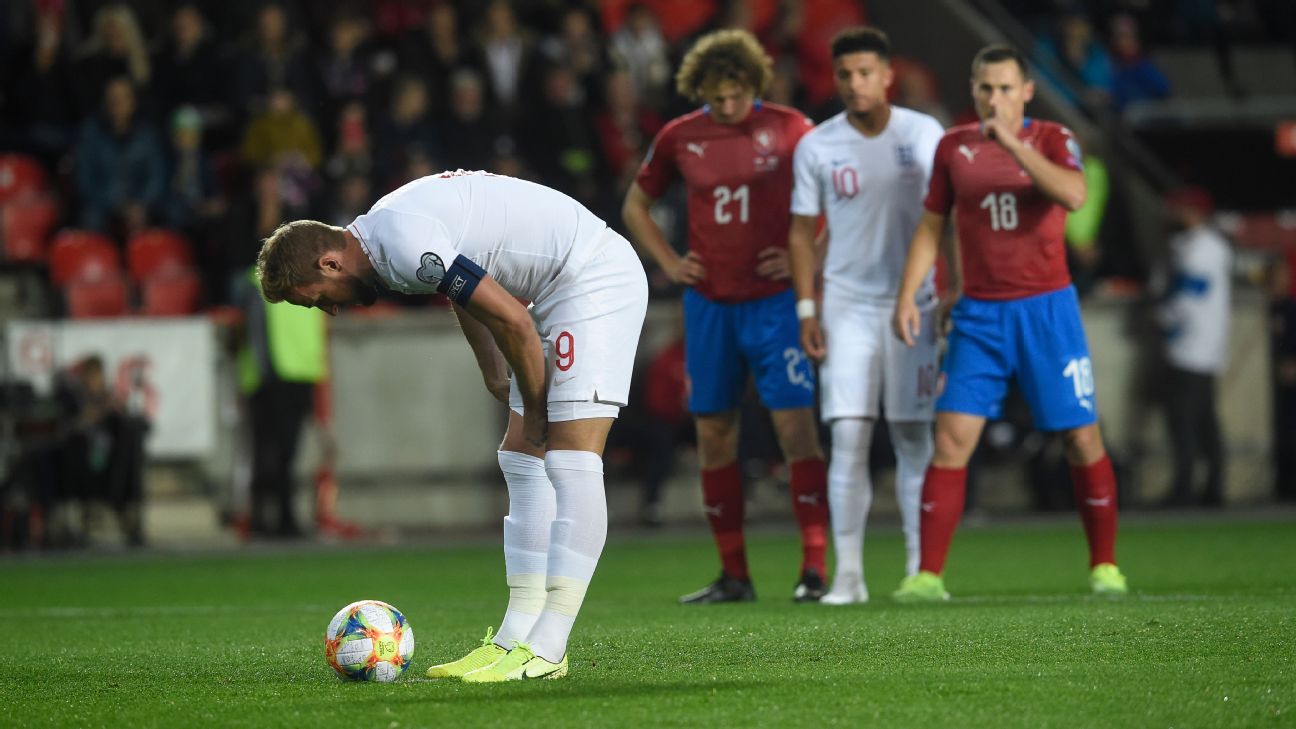 The psychology of the penalty shootout: Mentally preparing to score, or  save, a game-defining goal - ESPN