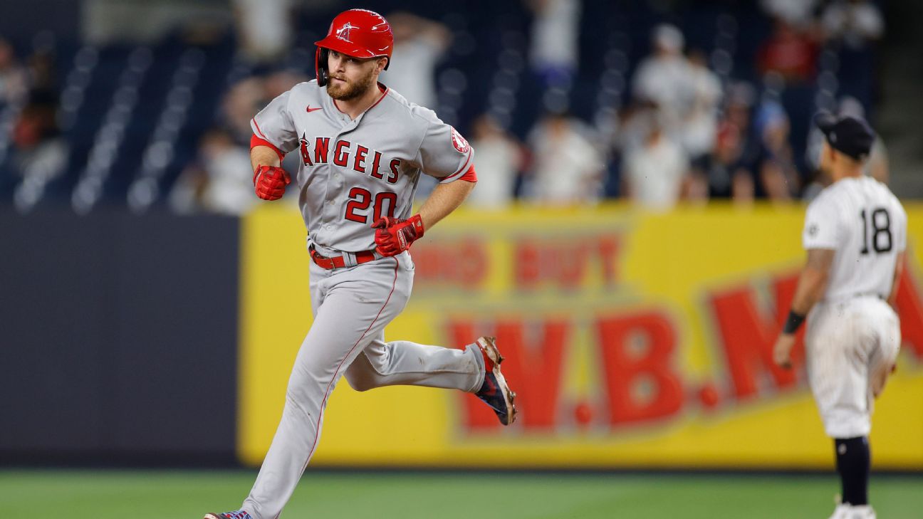 Los Angeles Angels first baseman Jared Walsh goes on IL with thoracic  outlet syndrome - ESPN