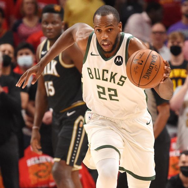 Bucks' Middleton set to return after COVID layoff