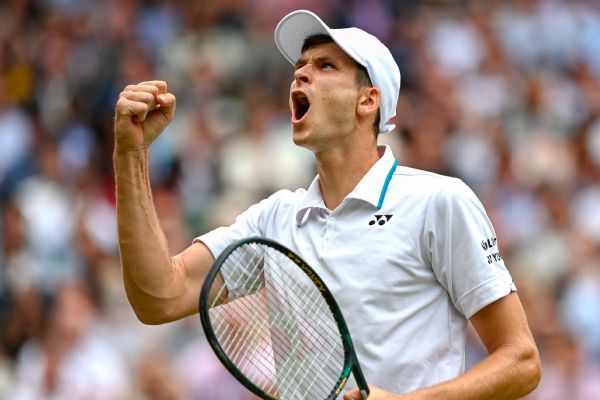 Hurkacz ousts defending champ Humbert at Halle