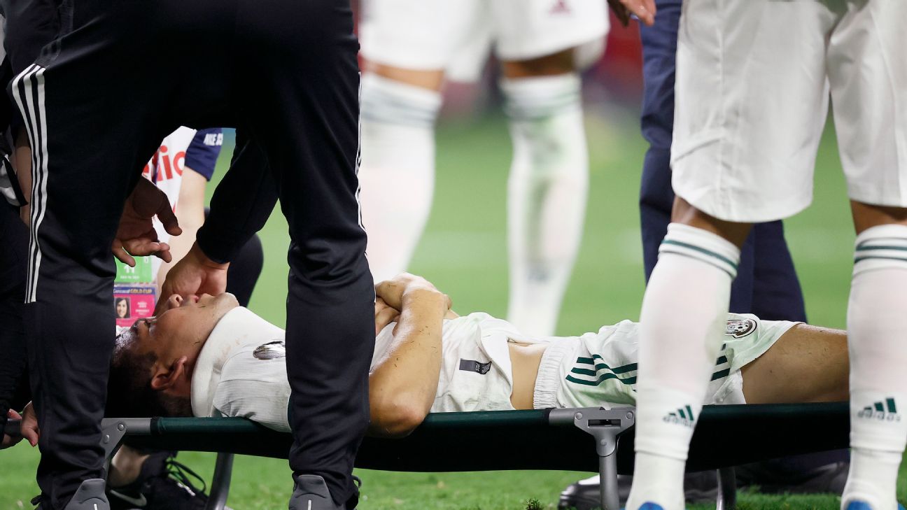 Mexico's Lozano out 4-6 weeks with head injury