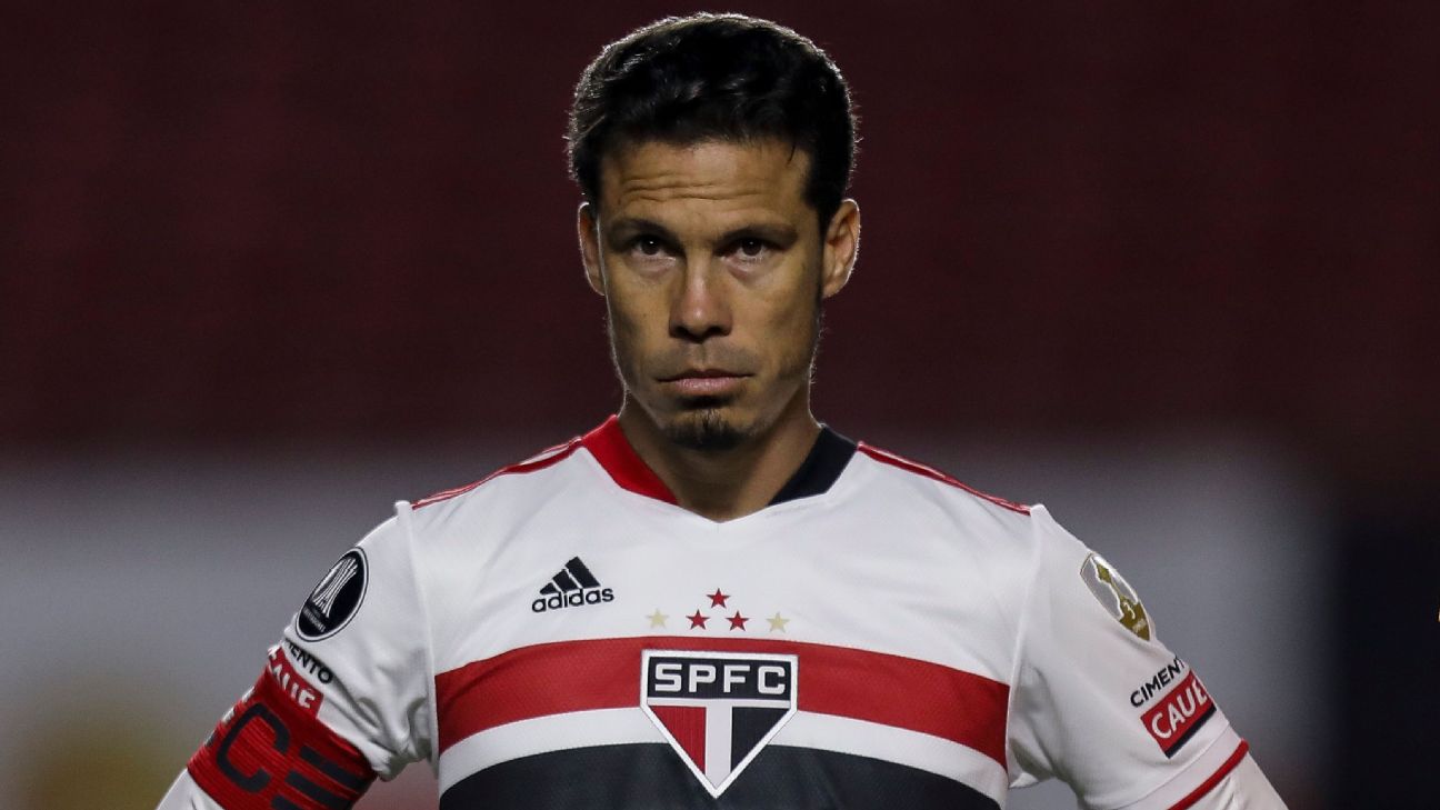 Hernanes rescinde contrato com São Paulo Futebol Clube