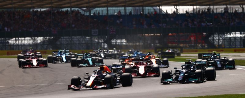 Verstappen crashes out of British Grand Prix