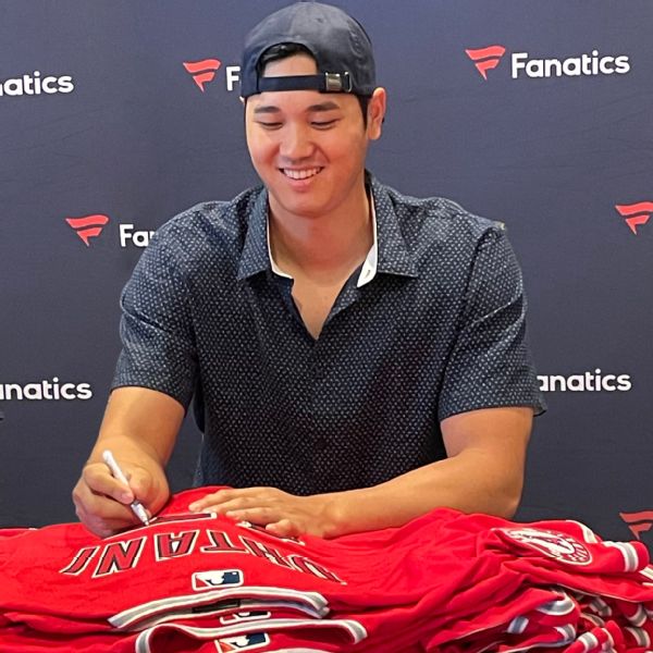 Shohei Ohtani Signs Exclusive Memorabilia Deal with Fanatics –