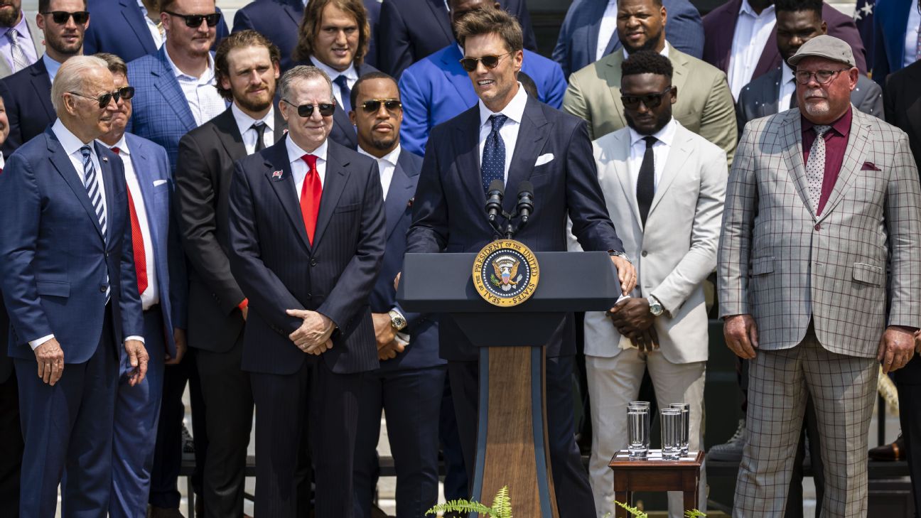 Tom Brady, champion Tampa Bay Buccaneers visit President Biden at White  House