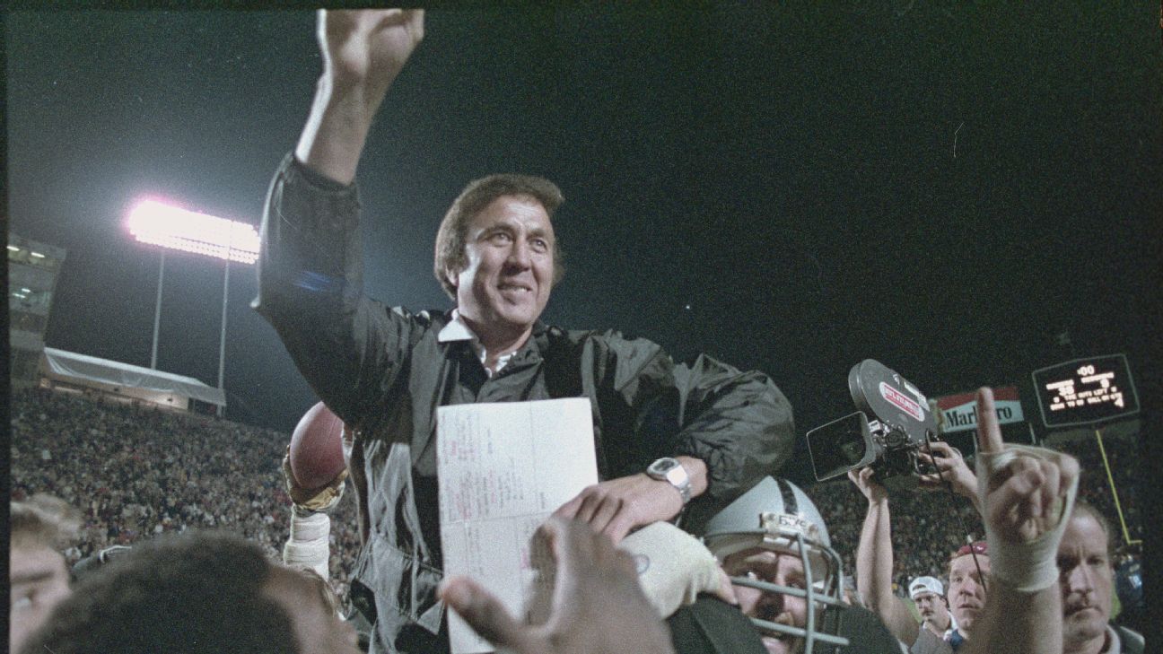 Hall of Famer Tom Flores' impact goes beyond Raiders, across Hispanic  football community - ABC7 San Francisco