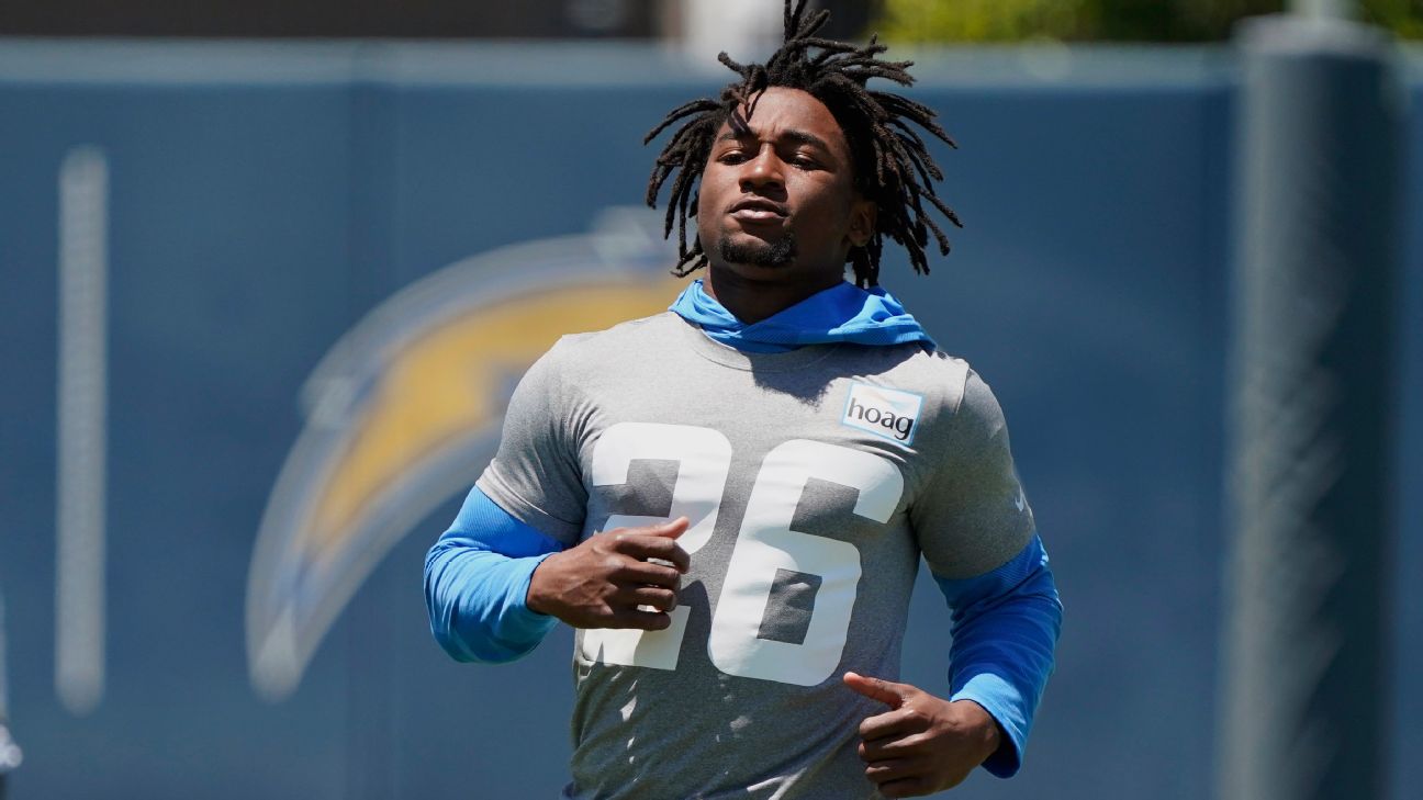 Chargers' Edwards and Samuel Jr. on Injured Reserve