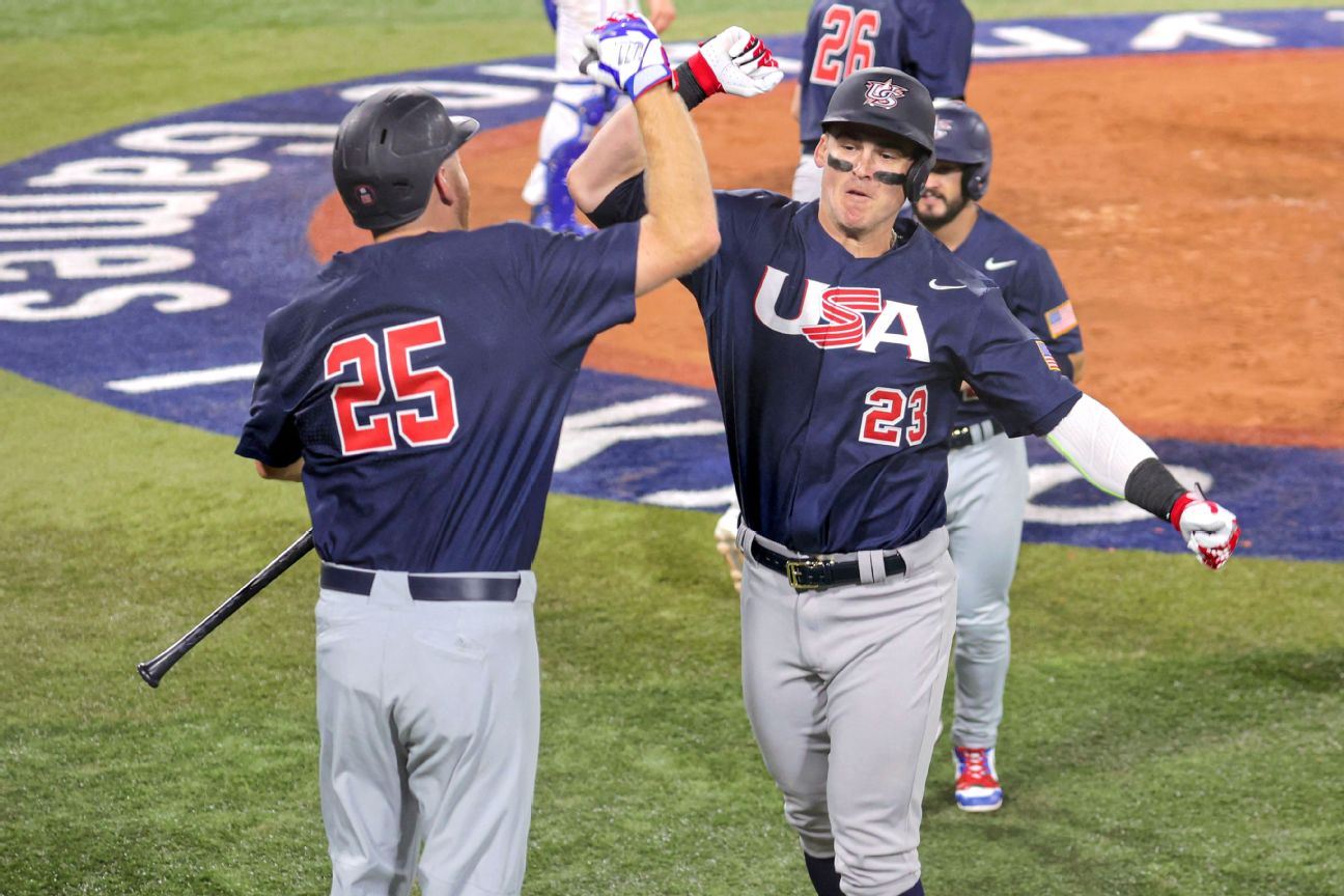 U.S. baseball routs Israel in opener; D.R. wins