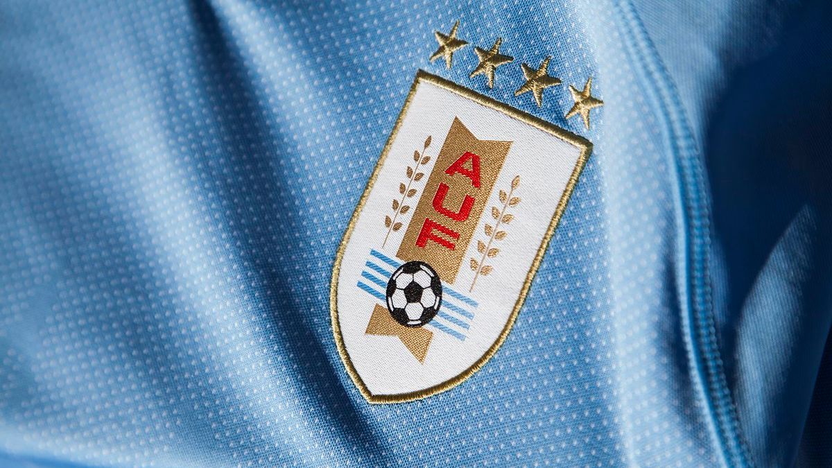 La FIFA exigió a Uruguay retirar dos estrellas de su escudo - Fútbol -  Cadena 3 Argentina