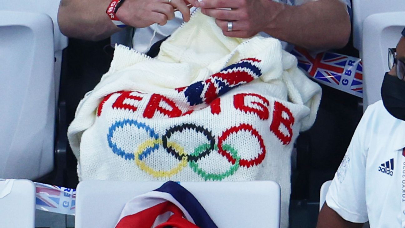 Olympics 2021 - Knitting diver Tom 