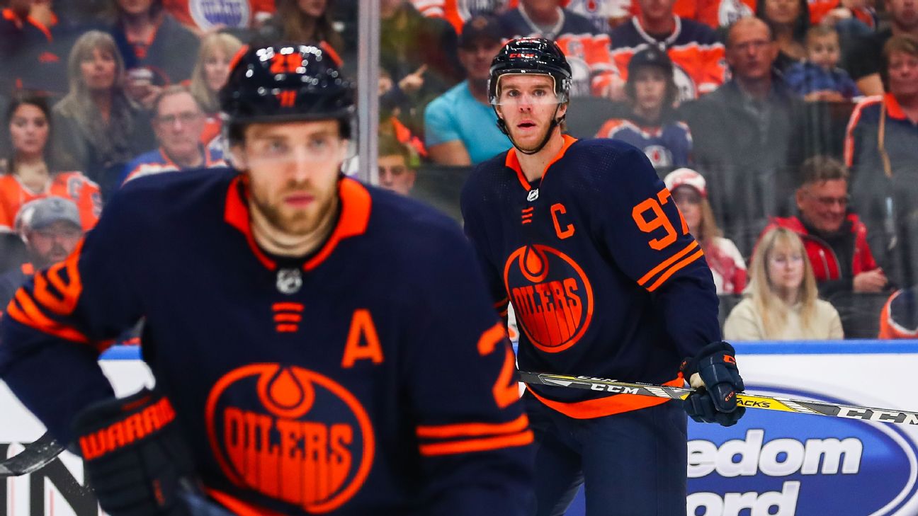 I wish someone would look at me the way Jesse looks at Leon :  r/EdmontonOilers