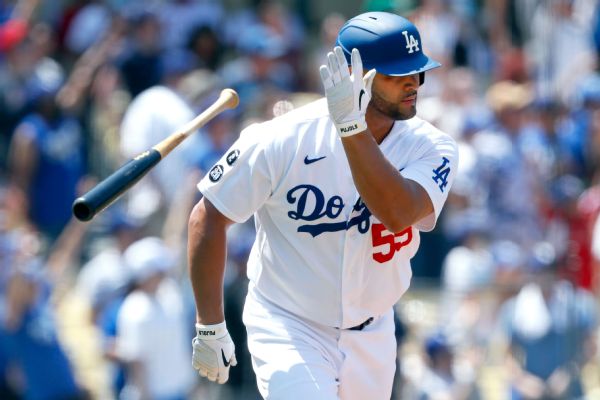 Pujols homers against former team, lifts Dodgers
