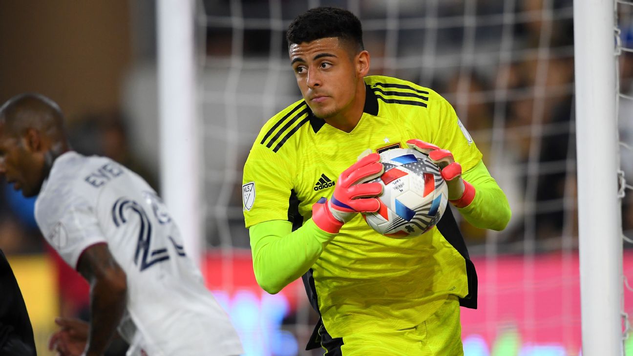 Report: David Ochoa to file one-time switch to play for Mexican