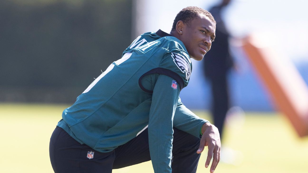 Philadelphia Eagles' DeVonta Smith 'week to week' with knee sprain