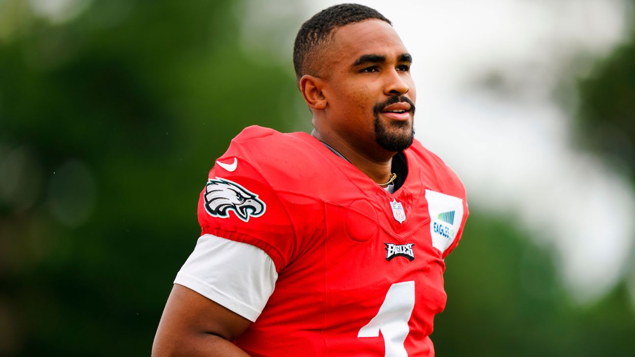 Eagles QB Jalen Hurts: Patriots rookie Mac Jones 'has a great opportunity'  ahead of him - Pats Pulpit