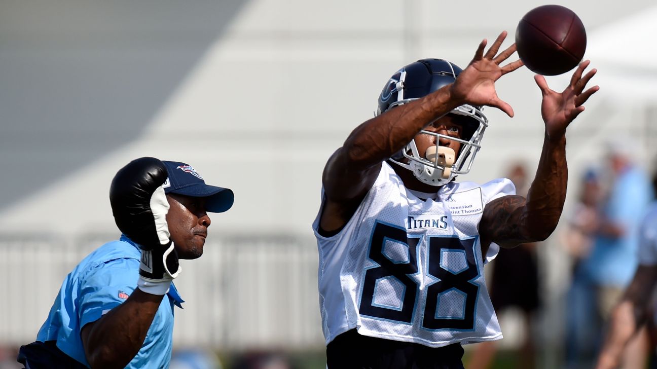 Titans' Pro Bowl receivers sidelined by hamstring injuries - The