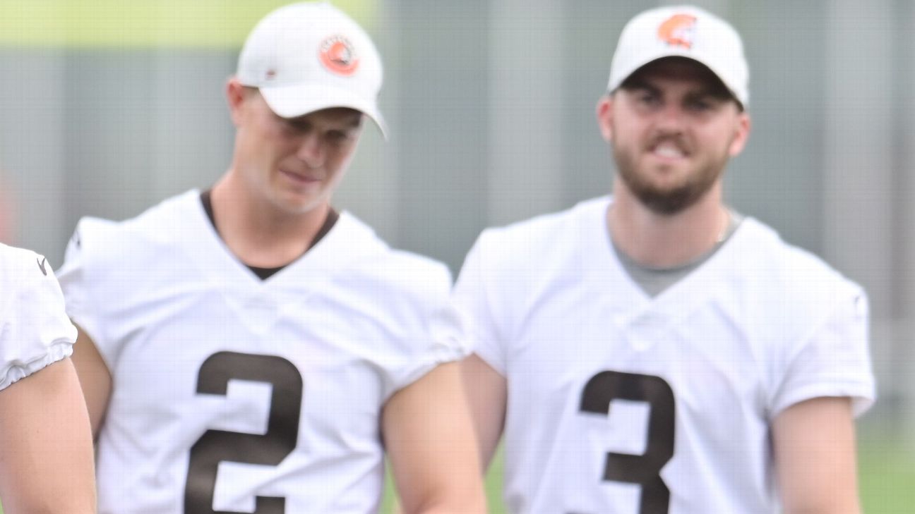 Chase McLaughlin kicks for Browns after Cody Parkey injured