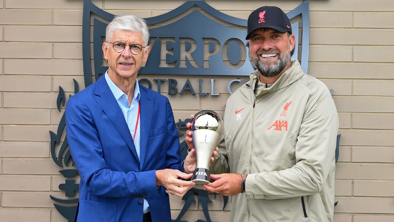 Meeting of minds: Klopp welcomes Wenger to Liverpool