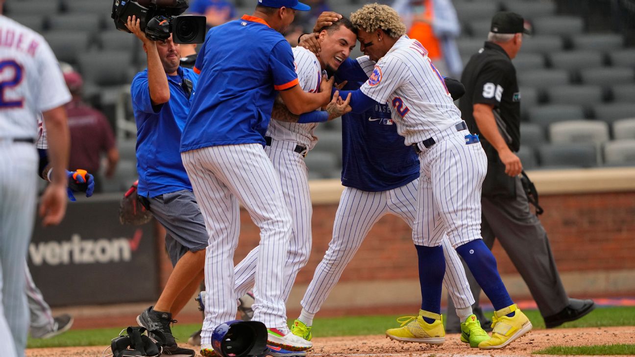 Why Mets Players Are Giving the Thumbs Down to Their Fans