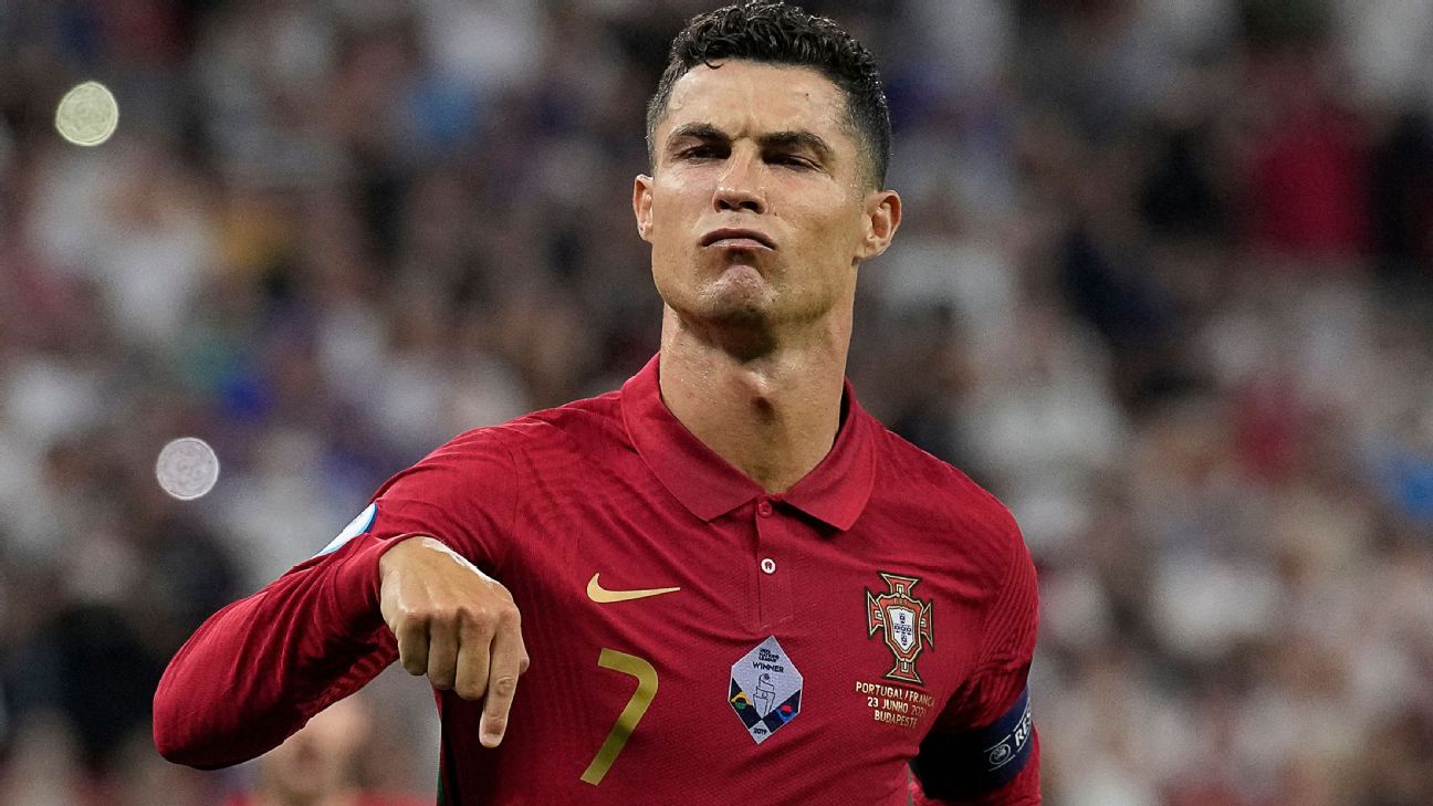 Cristiano Ronaldo confessa que arriscou a carreira ao jogar a final da  Champions e a Copa - ESPN