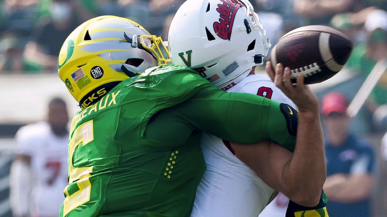 Oregon Ducks Football Defensive End Kayvon Thibodeaux Named Pro Football  Focus' Pac-12 Defensive Player of the Year - Sports Illustrated Oregon  Ducks News, Analysis and More