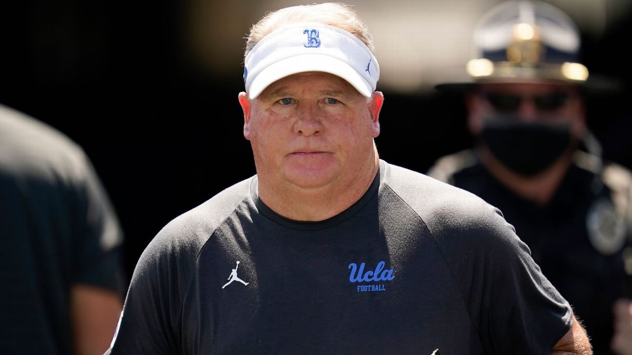 Oregon Ducks making push to bring back Chip Kelly as the school's head football  coach, sources say - ABC7 Los Angeles