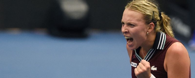 Kontaveit cruises into Prague second round