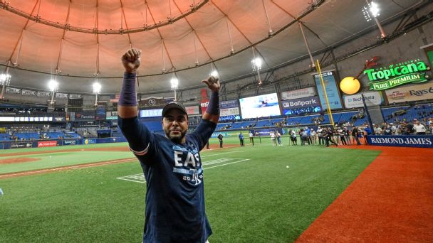 Yankees wear 'Bronxie the turtle' T-shirts