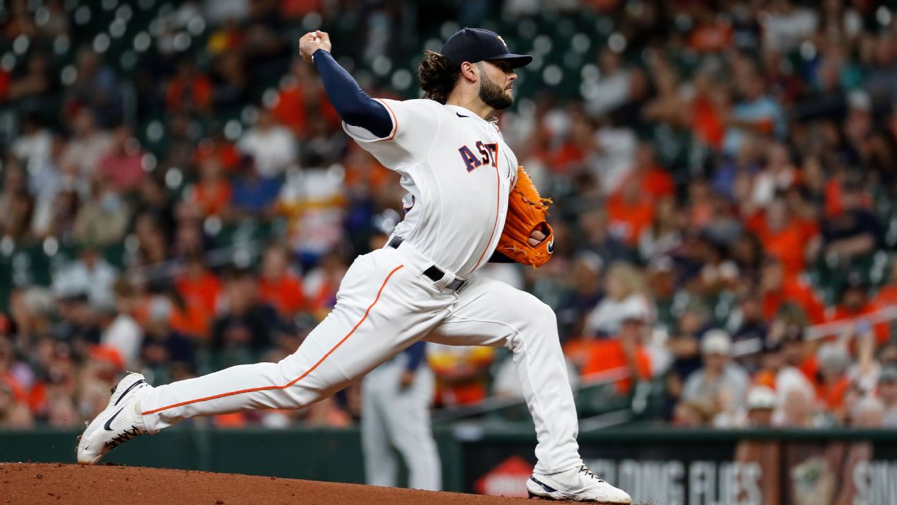 Astros Mascot Orbit Goes Streaking Across Minute Maid Park for His