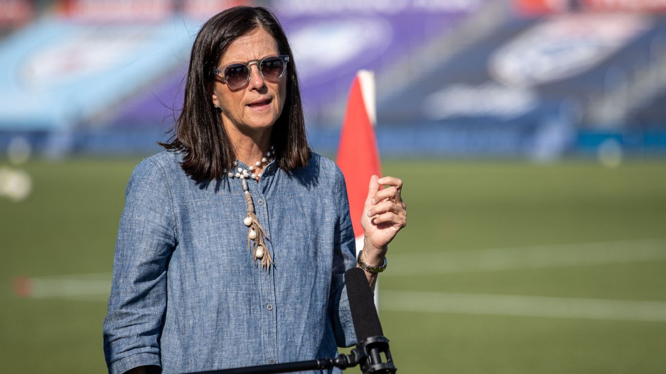 Ex-NWSL commish Baird defends time in office