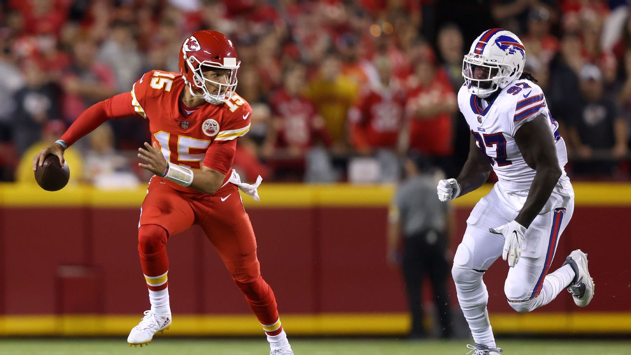 Josh Allen and Patrick Mahomes trade touchdowns in Bills-Chiefs showdown