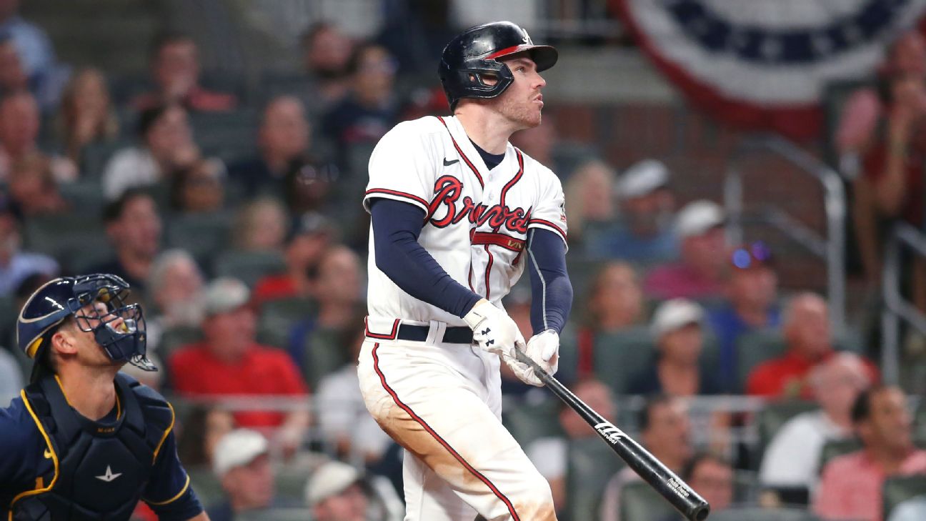 With Freeman a free agent, Braves get star 1B Olson from A's