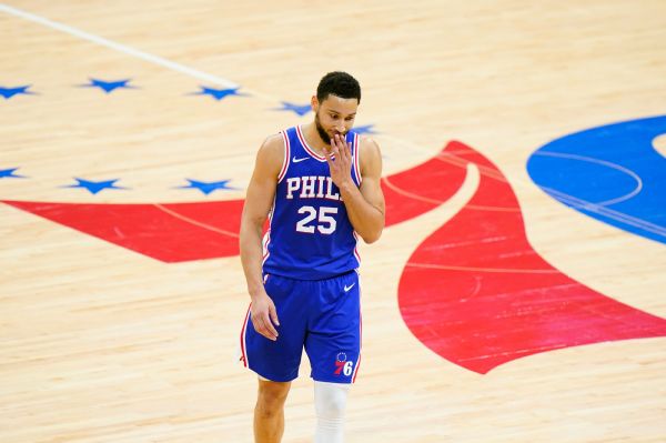 Sources: 76ers fining uncooperative Simmons