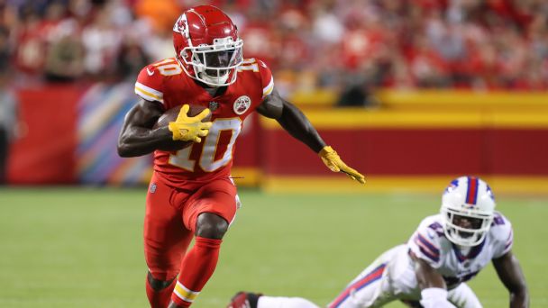 With Tyreek Hill trade, Dolphins become instant playoff contender