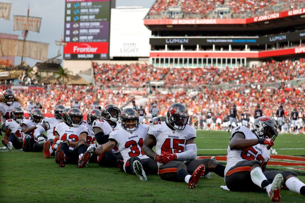 Tampa Bay Buccaneers defense breaks out 'row the boat' celebration