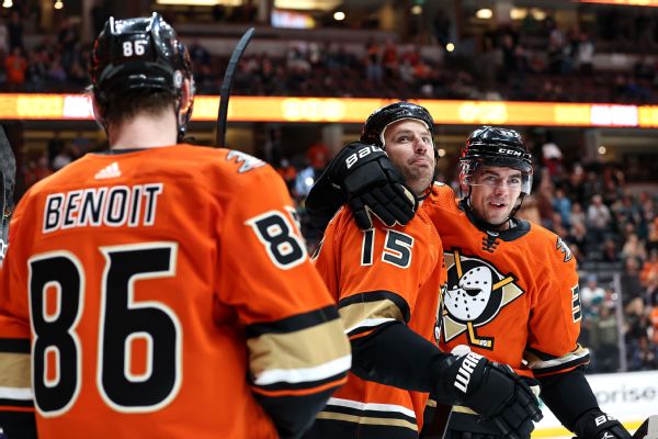Getzlaf passes Selanne, sets Ducks' points record