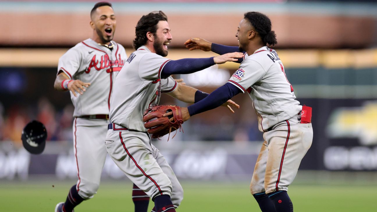 Dansby Swanson frustrated by right heel injury