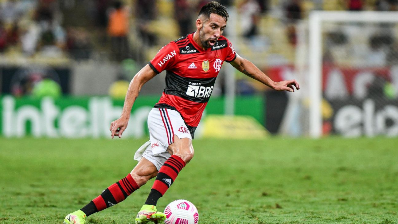 Flamengo decide multar Isla, que alegou mal-estar, foi cortado do jogo e  postou vídeo em festa, flamengo