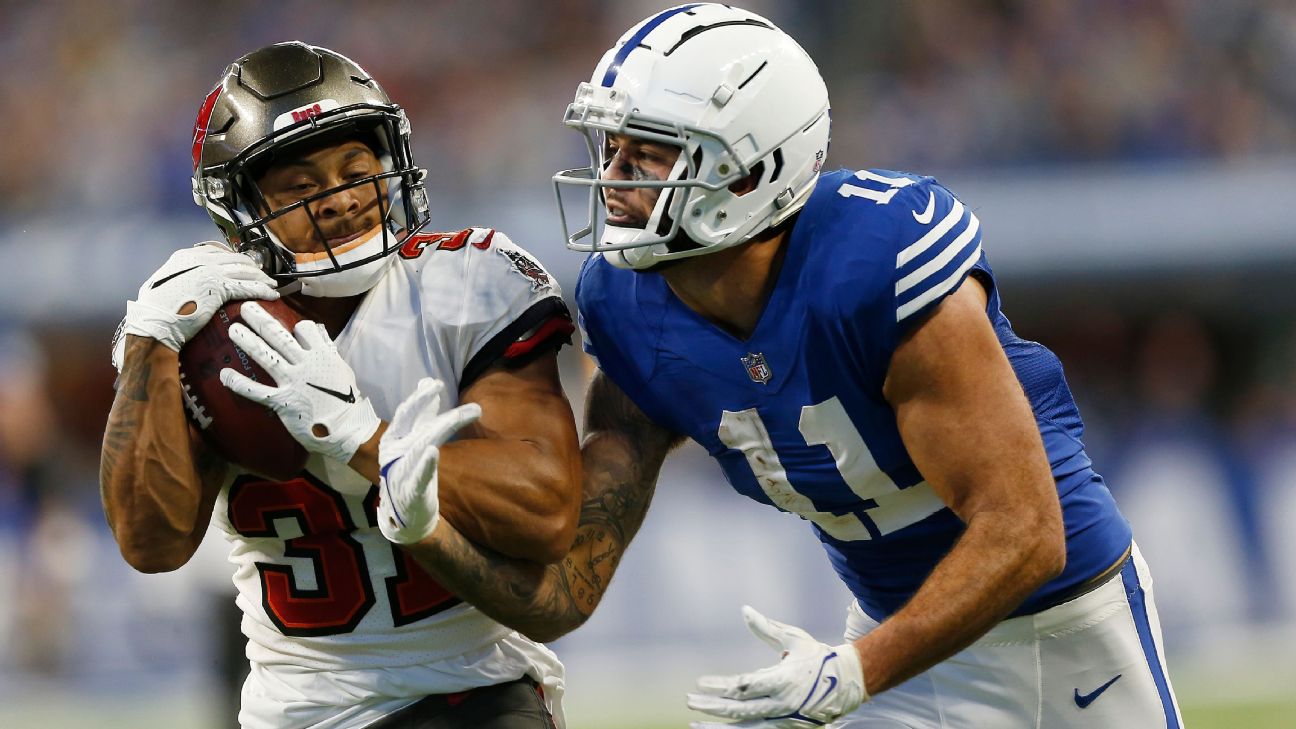 Game blog: Buccaneers beat Colts, whose playoff hopes all but disappear