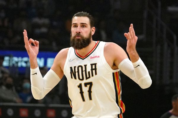 Pels led by 'Dirk' Valanciunas' 7 first-half 3s in win