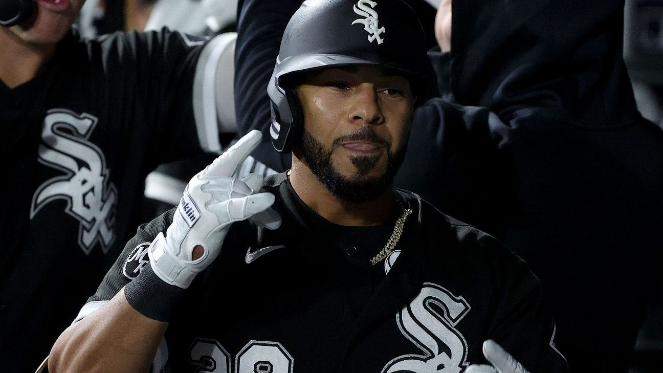 White Sox release Leury Garcia after 9plus seasons ABC7 Chicago