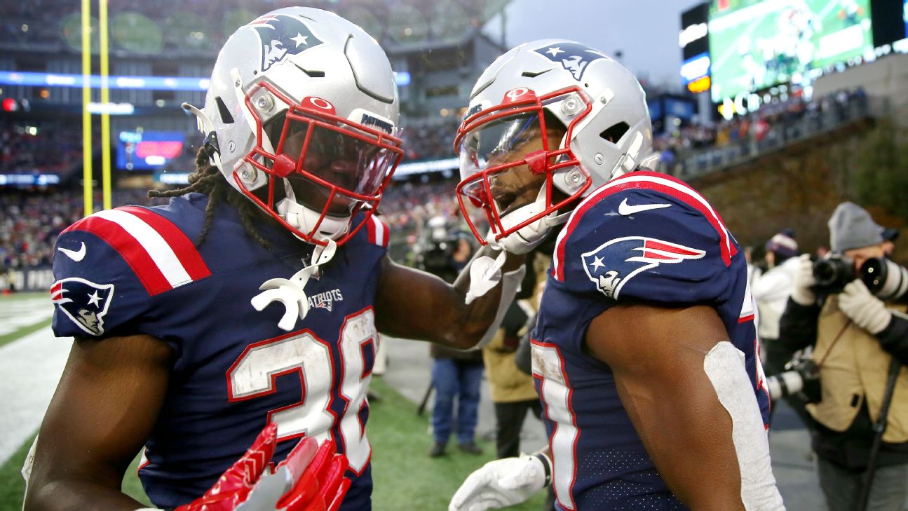 Patriots RBs Damien Harris and Rhamondre Stevenson continue