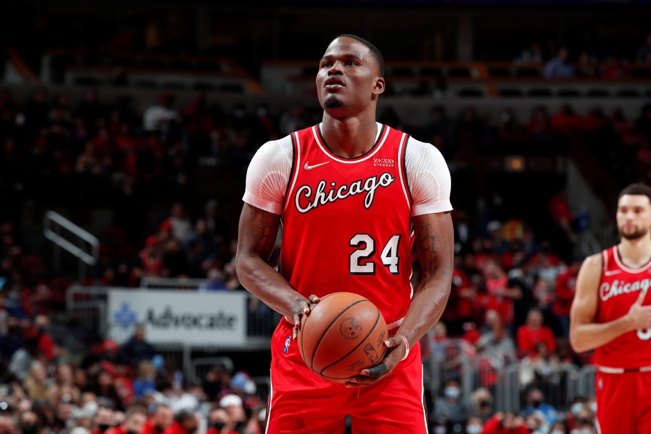 CHICAGO, IL - APRIL 06: Chicago Bulls forward Javonte Green (24