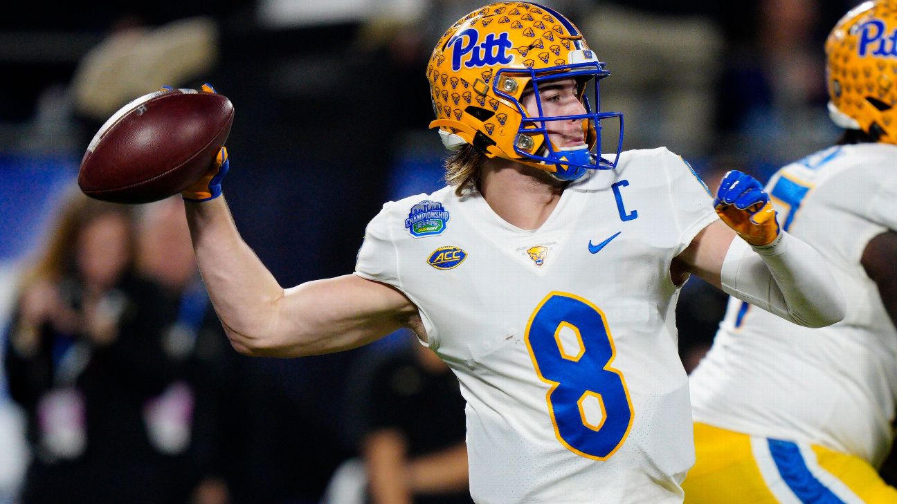 Kenny Pickett #QB11 of the Pittsburgh Panthers runs the 40 yard