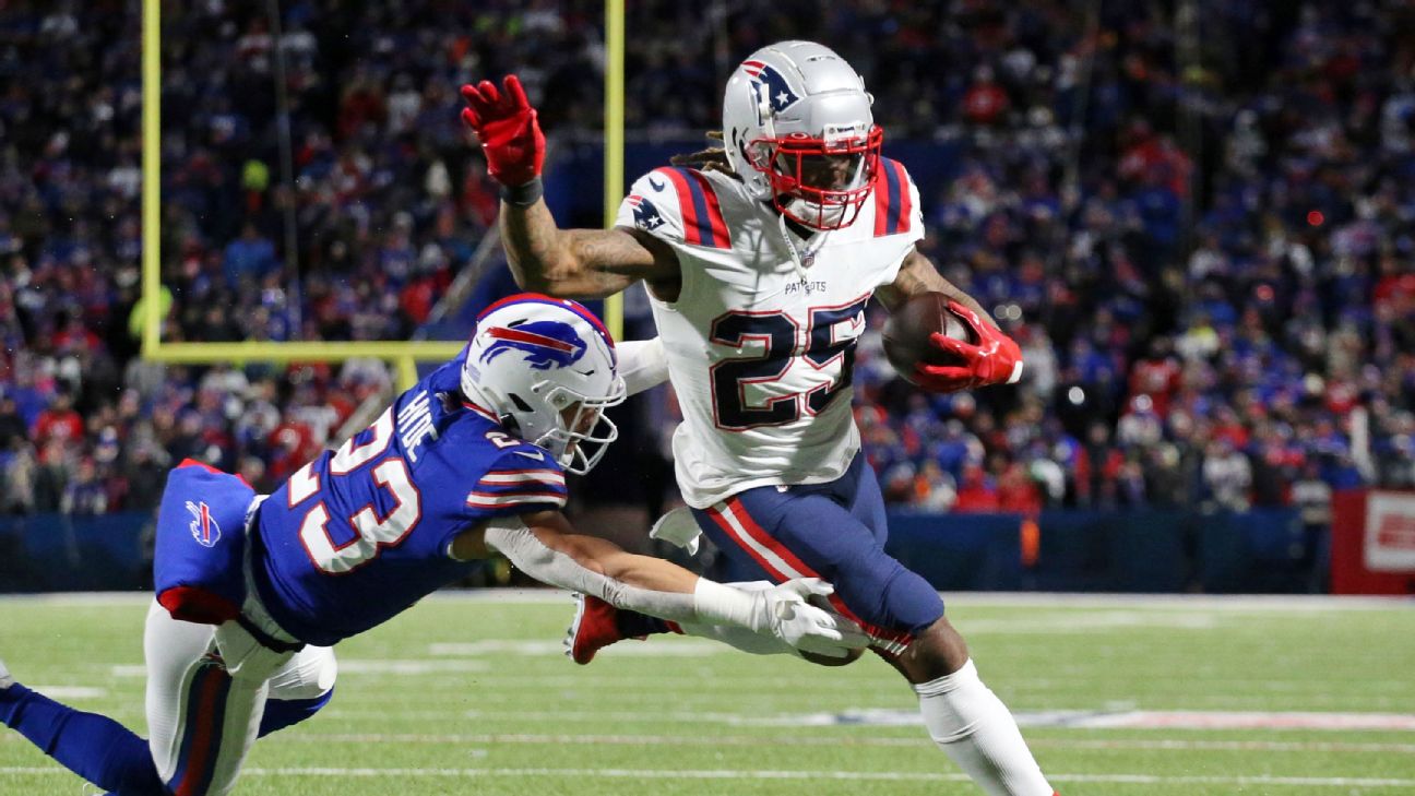 Patriots run to gritty 14-10 win over Bills on Monday Night Football to  take control of AFC East