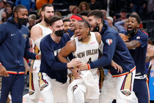 Pels' Graham sinks OKC with 61-footer at buzzer