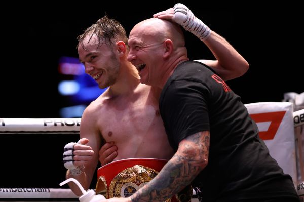 Edwards to defend flyweight title vs. Alvarado